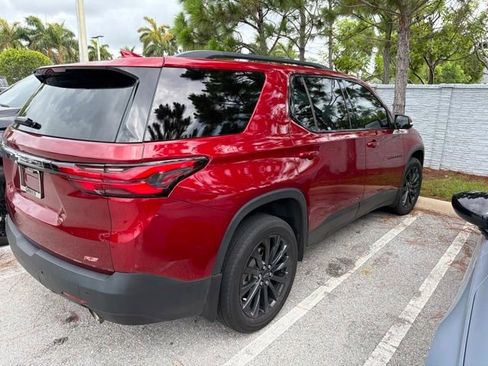 Used 2023 Chevrolet Traverse RS FWD image 3