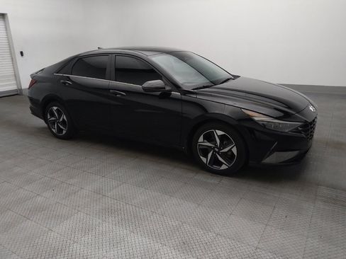 Used 2023 Hyundai Elantra Limited image 11