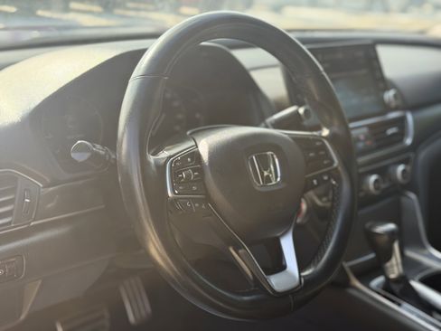 Used 2018 Honda Accord Sport image 13