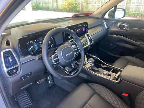Certified 2023 Kia Sorento SX image 6
