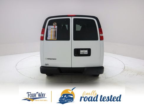 Used 2017 Chevrolet Express 3500 LS RWD image 5