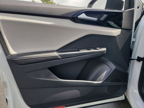 Certified 2025 Volkswagen Taos S image 15