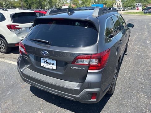 Used 2018 Subaru Outback 2.5i Limited AWD/4WD image 3