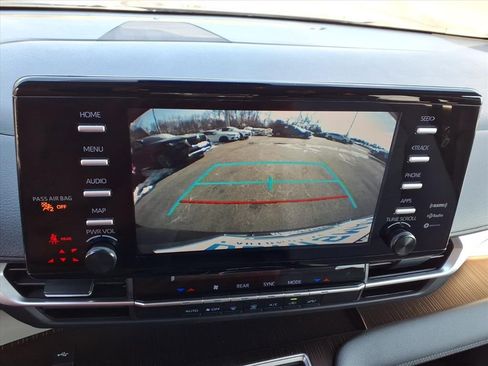 Used 2024 Toyota Sienna LE image 25