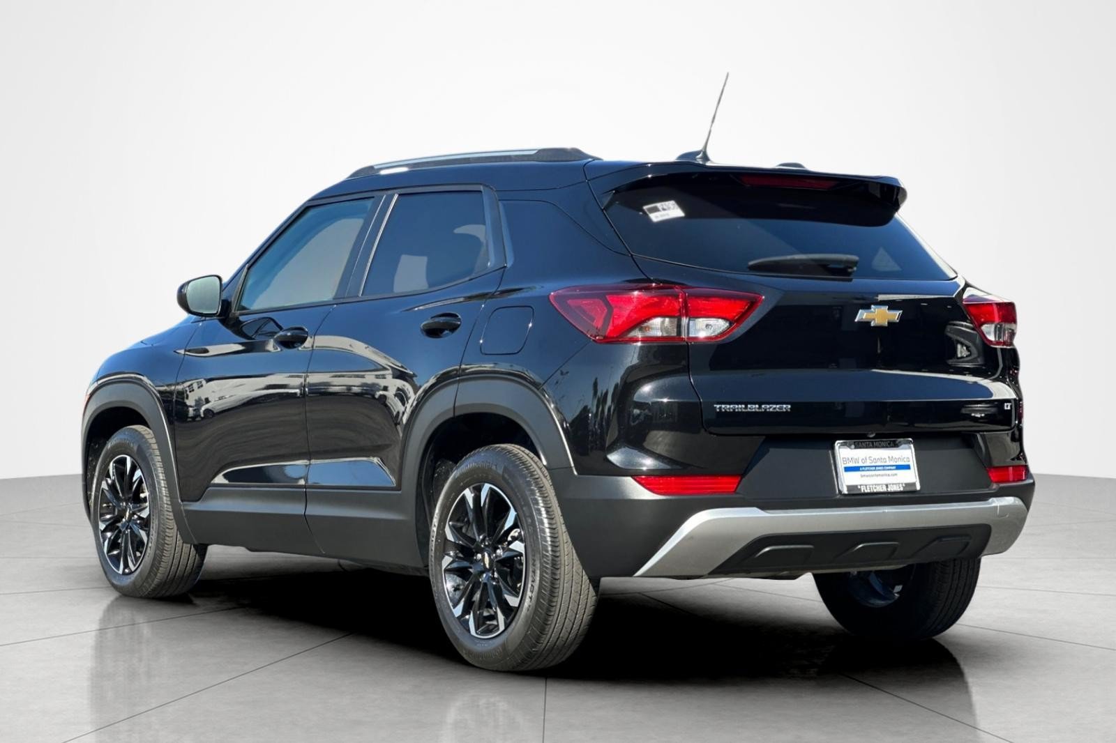 Used 2022 Chevrolet TrailBlazer LT FWD image 3