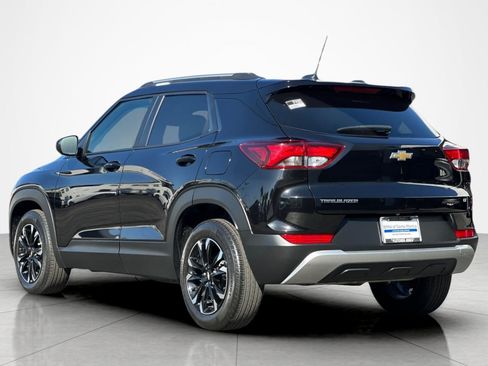 Used 2022 Chevrolet TrailBlazer LT FWD image 3