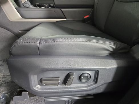 New 2025 Toyota Tundra Limited image 29