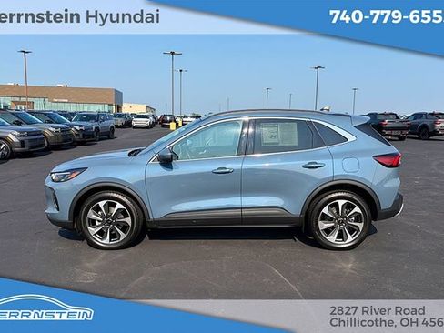 Used 2023 Ford Escape Platinum w/ Premium Technology Package AWD/4WD image 4