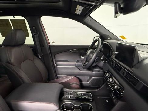 Used 2025 Honda Pilot Black Edition image 50