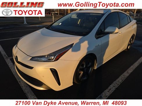 Used 2019 Toyota Prius XLE image 1