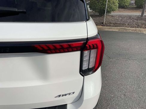 Used 2025 Ford Explorer ST-Line w/ ST-Line Street Pack AWD/4WD image 18