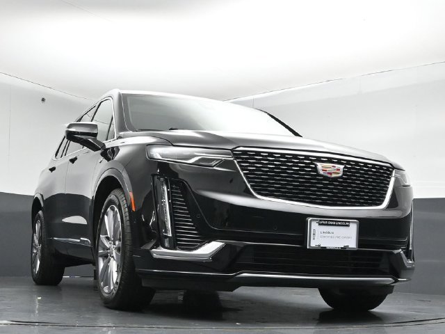Used 2025 Cadillac XT6 Premium Luxury w/ Technology Package AWD/4WD image 39