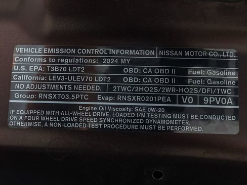 Used 2024 Nissan Pathfinder SL w/ Black Appearance Package image 32