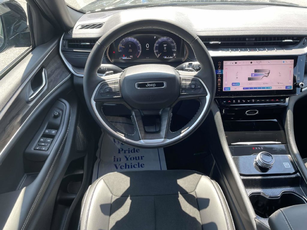 New 2027 Jeep Grand Cherokee Altitude RWD image 21
