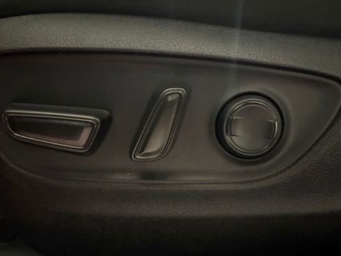 Used 2023 Toyota RAV4 AWD Hybrid image 8