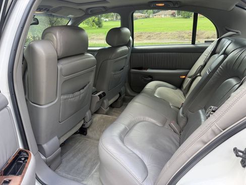 Used 1999 Buick Park Avenue w/ Gran Touring Pkg FWD image 10