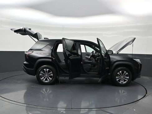 Used 2025 Chevrolet Equinox LT FWD image 34