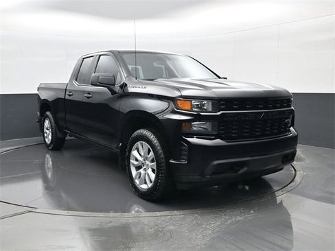 Used 2020 Chevrolet Silverado 1500 Custom image 3