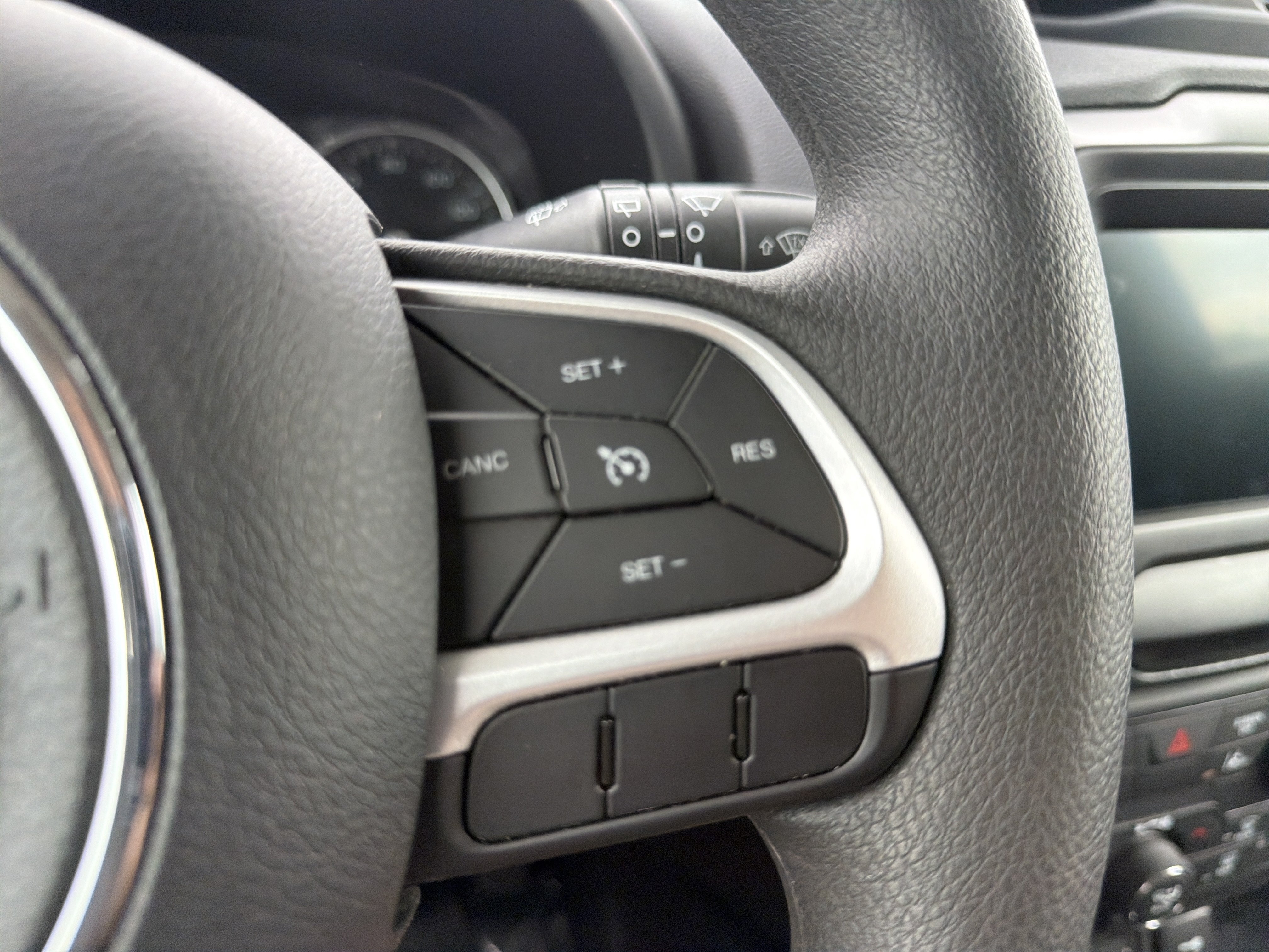 Used 2021 Jeep Renegade Sport w/ Sport Appearance Group AWD/4WD image 19