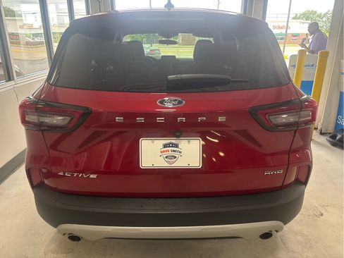 Certified 2023 Ford Escape Active AWD/4WD image 7