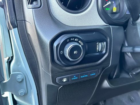 Used 2024 Jeep Wrangler Unlimited w/ Convenience Group image 20