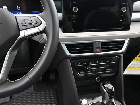 New 2025 Volkswagen Taos SE image 2
