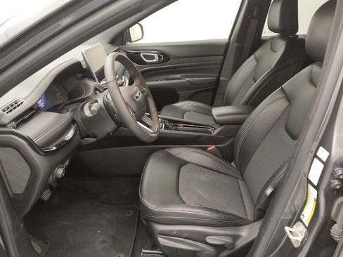 Used 2024 Jeep Compass Latitude w/ Altitude Special Edition image 17