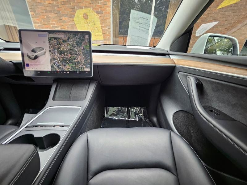 Used 2025 Tesla Model Y Long Range AWD/4WD image 56