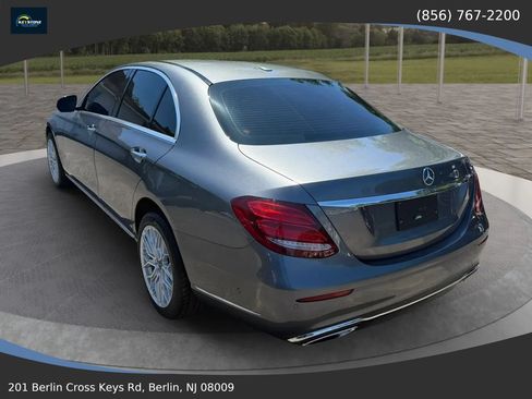Used 2018 Mercedes-Benz E 300 4MATIC w/ Premium 1 Package image 3