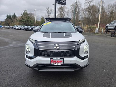 New 2026 Mitsubishi Outlander Trail Edition image 2
