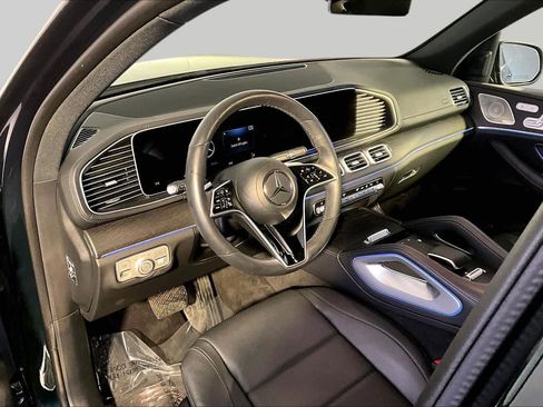 Used 2024 Mercedes-Benz GLS 450 4MATIC image 18