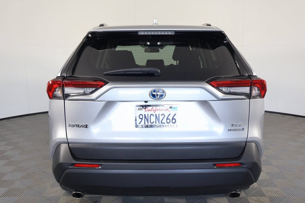 Used 2024 Toyota RAV4 XLE AWD/4WD image 5