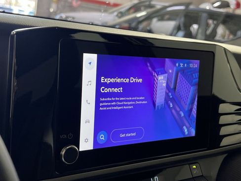 Used 2025 Toyota Camry SE w/ Convenience Package image 20