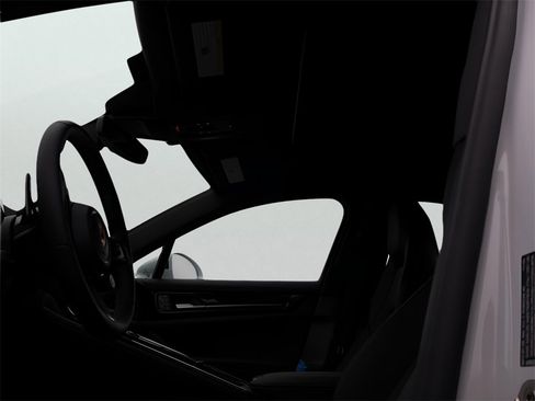 New 2026 Porsche Panamera image 37