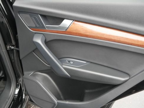 Certified 2023 Audi Q5 2.0T Premium w/ Convenience Package image 31