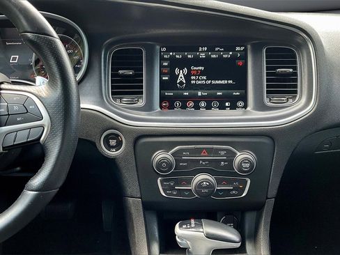 Used 2018 Dodge Charger R/T image 9