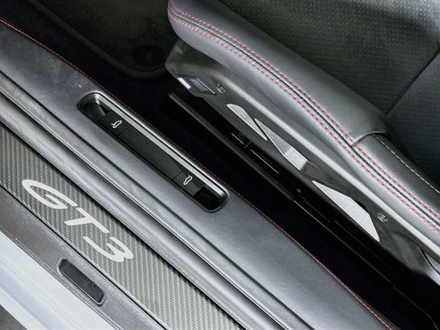 Certified 2026 Porsche 911 GT3 RWD image 22