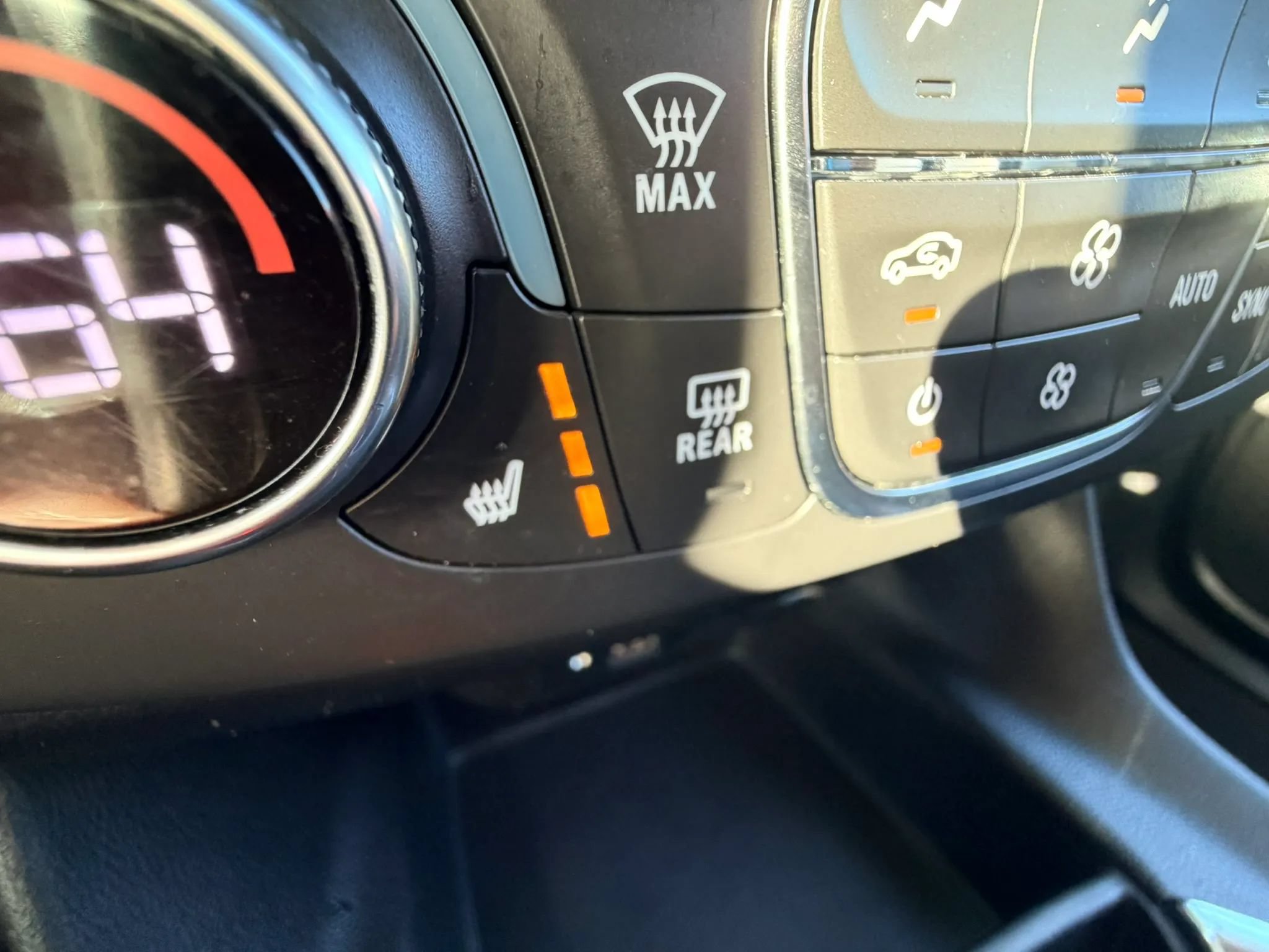 Used 2020 Chevrolet Traverse RS AWD/4WD image 19