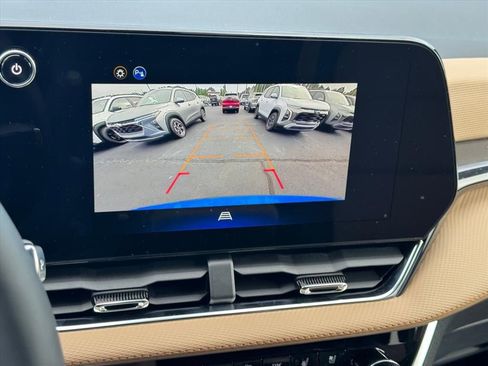 New 2026 Chevrolet Equinox ACTIV w/ Convenience Package III FWD image 18