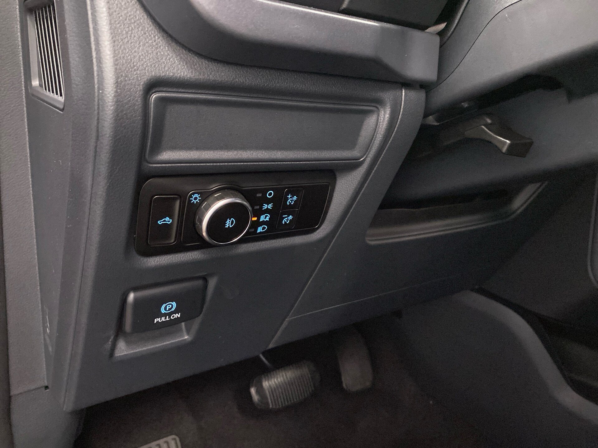 New 2026 Ford F150 XLT w/ FX4 Off-Road Package AWD/4WD image 17