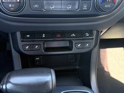 Used 2017 Chevrolet Colorado Z71 AWD/4WD image 23