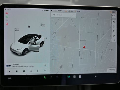 Used 2022 Tesla Model Y Long Range image 23