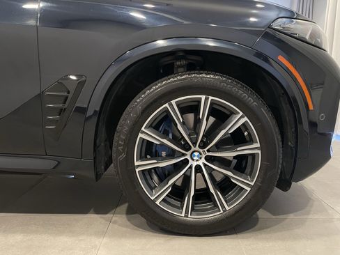 Used 2024 BMW X5 xDrive40i w/ M Sport Package AWD/4WD image 10