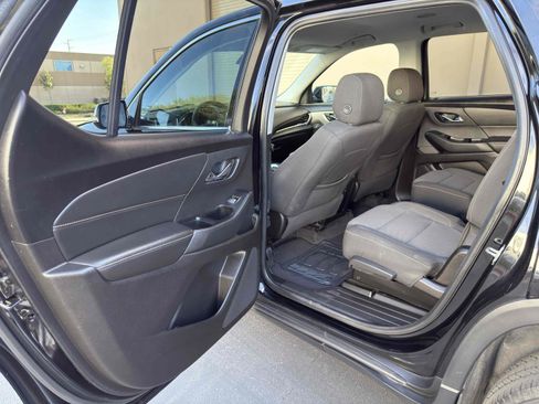 Used 2019 Chevrolet Traverse LT image 65