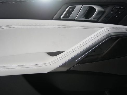 New 2026 BMW X6 xDrive40i w/ Executive Package image 9