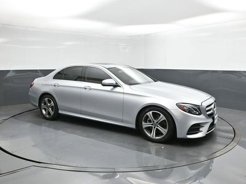 Used 2018 Mercedes-Benz E 300 image 17