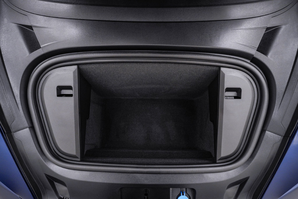 Certified 2025 Porsche Taycan AWD/4WD image 30