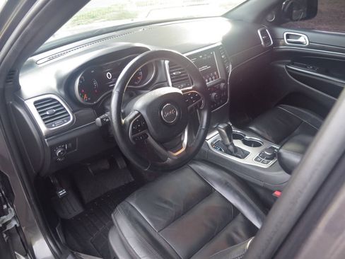 Used 2018 Jeep Grand Cherokee Limited AWD/4WD image 12