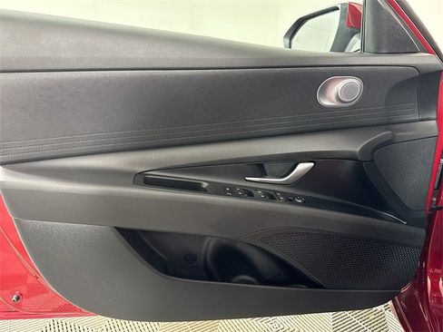 Certified 2024 Hyundai Elantra SEL image 28