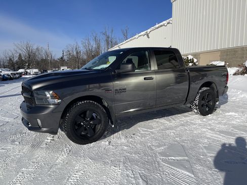 Used 2019 RAM 1500 Express w/ Wheel & Sound Group image 7